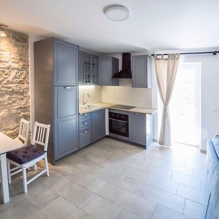 Emma Appartment โปเรช ภายนอก รูปภาพ
