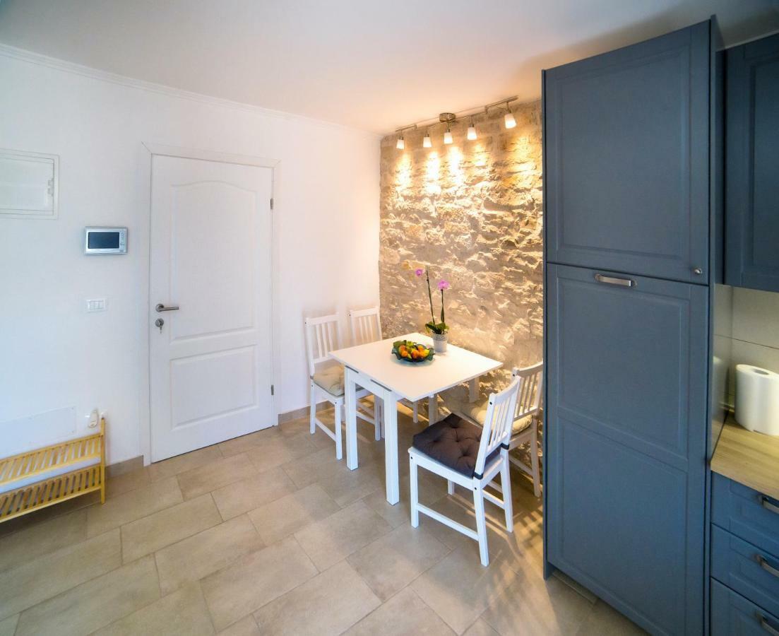 Emma Appartment โปเรช ภายนอก รูปภาพ