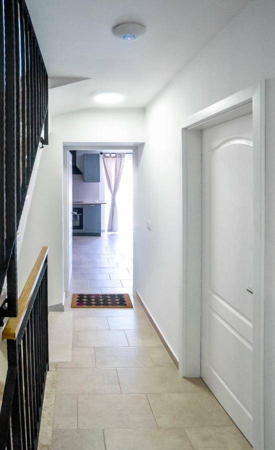 Emma Appartment โปเรช ภายนอก รูปภาพ